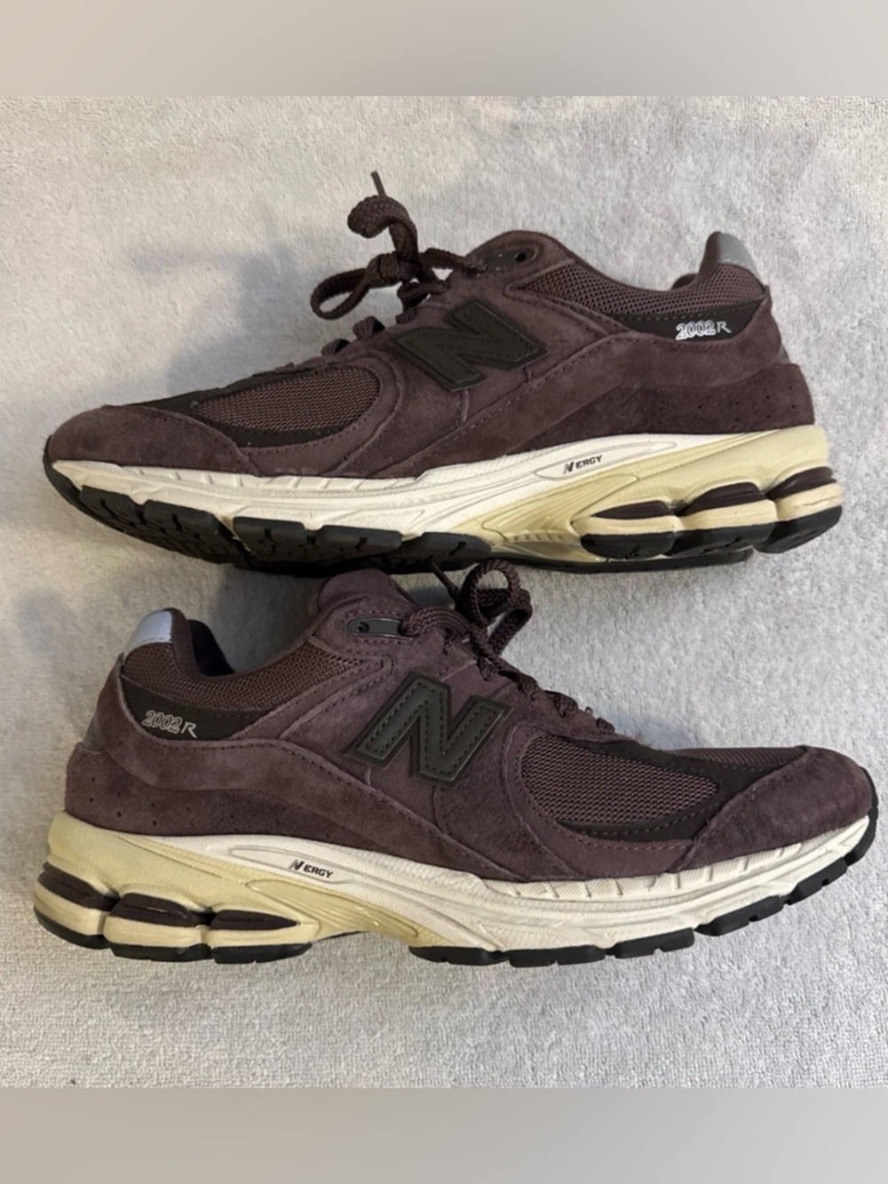 New Balance 2002R Sneakers